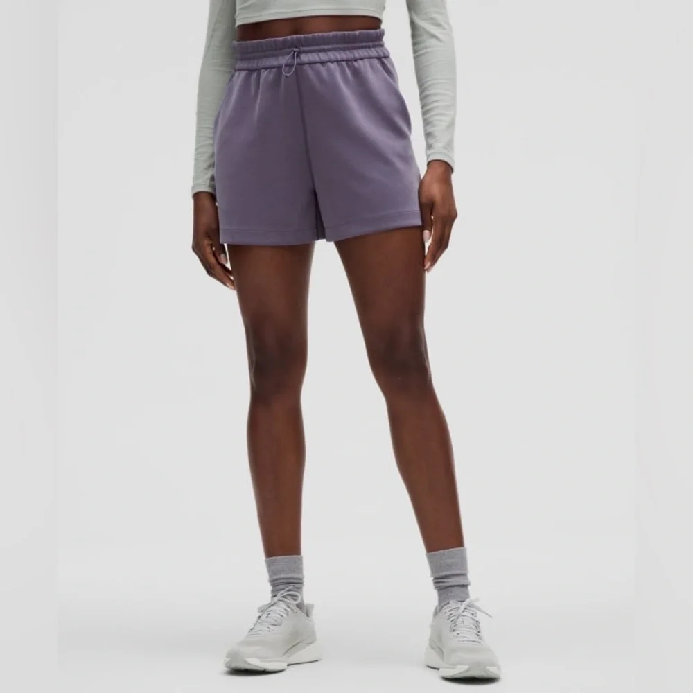 New Lululemon Softstreme high-rise short Sz4 color Nightfall MSRP: $78 - Picture 2 of 9
